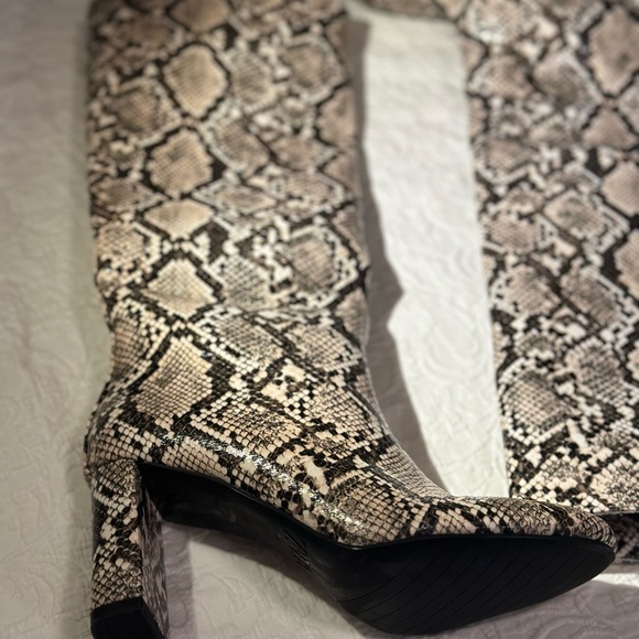 Zara animal print High heeled boots - Picture 7 of 10